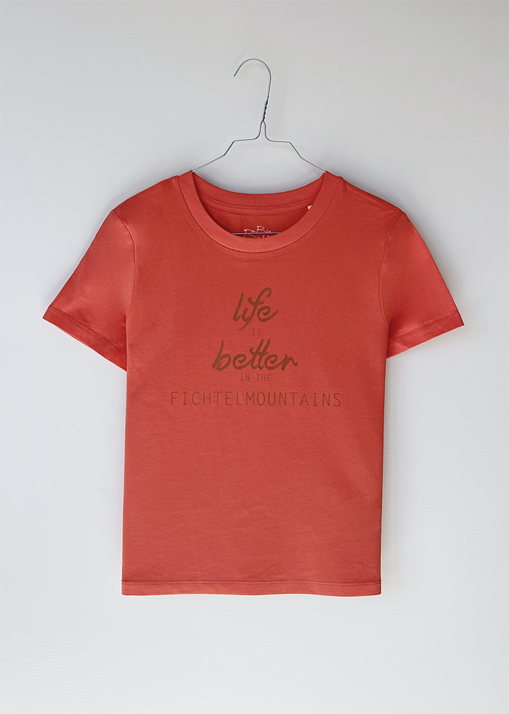 life ie better in the fichtelmountains T-Shirt, ladies