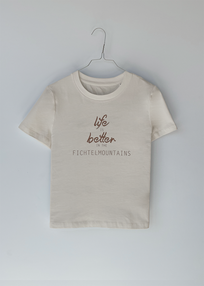 life ie better in the fichtelmountains T-Shirt, ladies